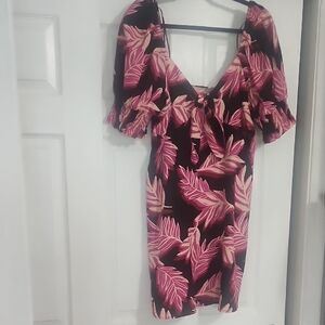 Elegant Pink and Black Leaf Print Dress